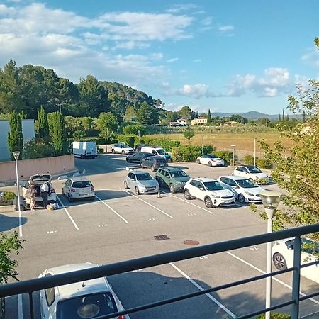 Superbe Appartement T2 Cuers Εξωτερικό φωτογραφία