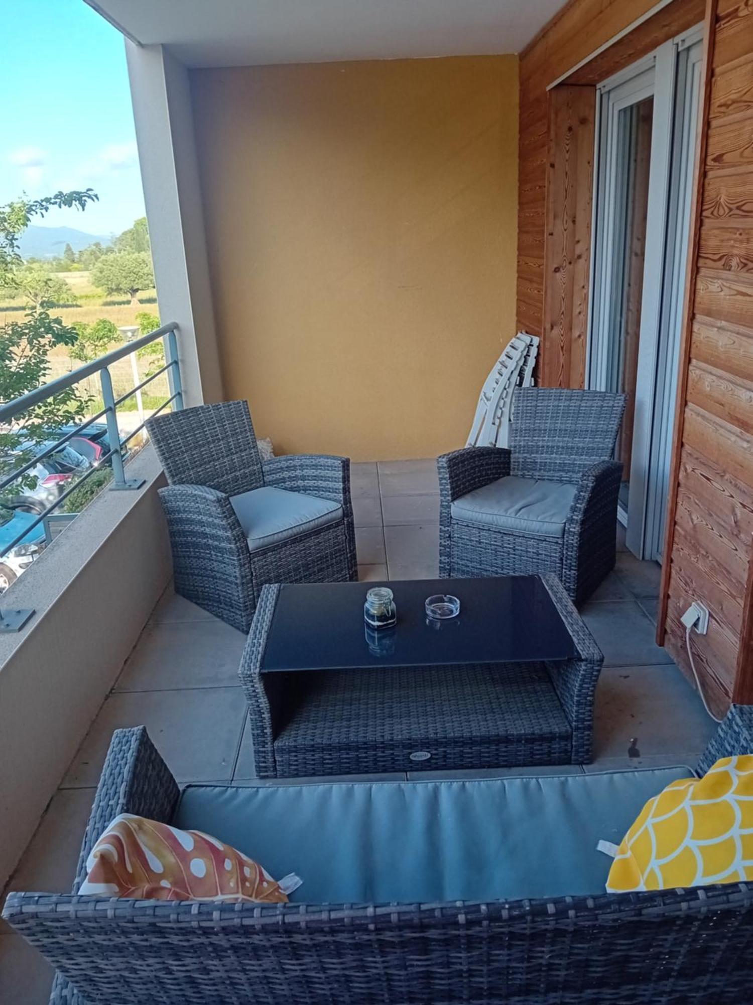 Superbe Appartement T2 Cuers Εξωτερικό φωτογραφία