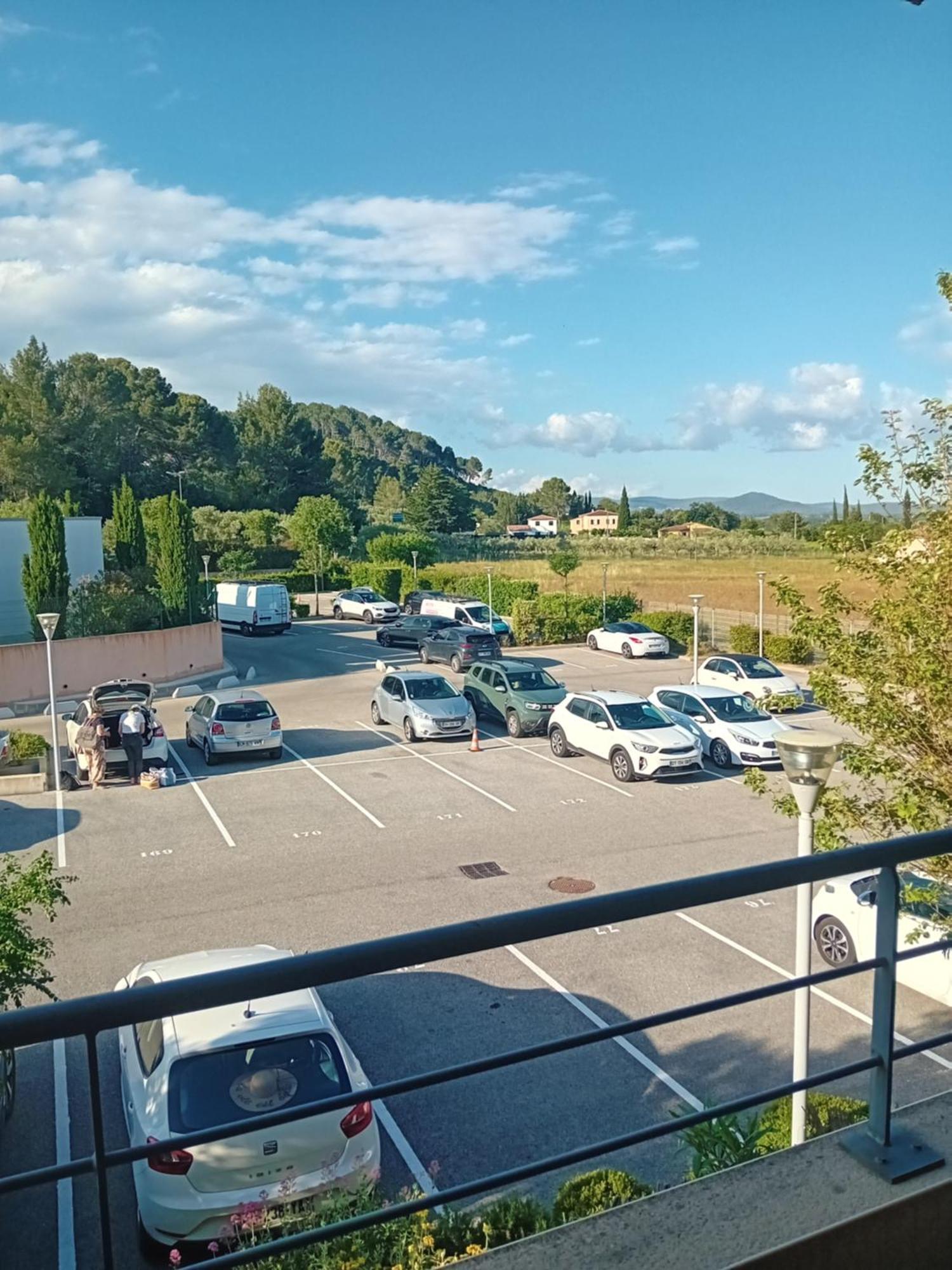 Superbe Appartement T2 Cuers Εξωτερικό φωτογραφία